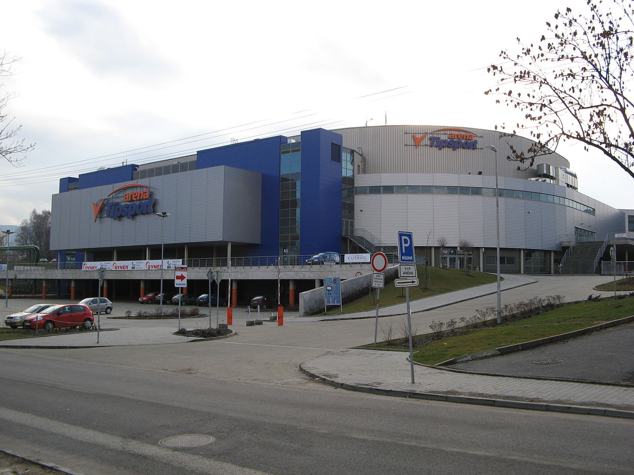 1280px-Tipsport_Arena,_Liberec